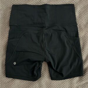Lululemon Fast and Free High-Rise Short 6”, Size 6